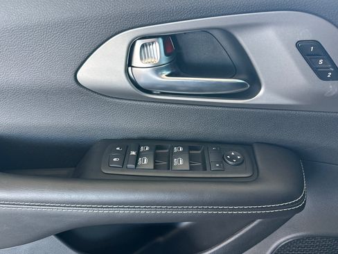 New 2027 Chrysler Pacifica Select FWD image 11