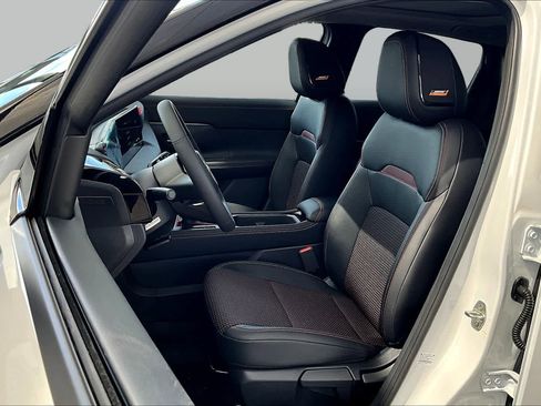 New 2026 Nissan Kicks SR w/ SR Premium Package AWD/4WD image 15