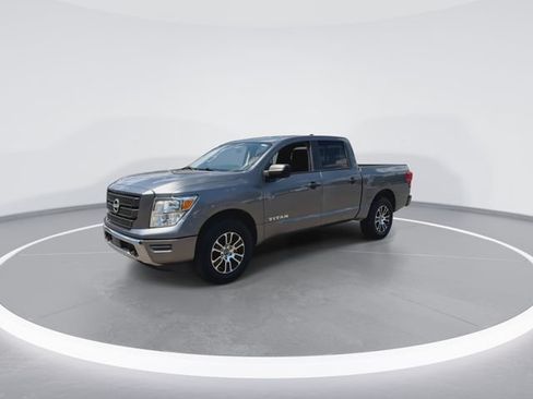 Used 2024 Nissan Titan SV AWD/4WD image 4