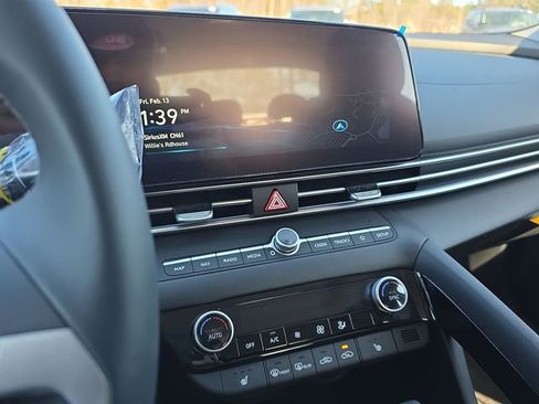 New 2026 Hyundai Elantra Limited FWD image 29