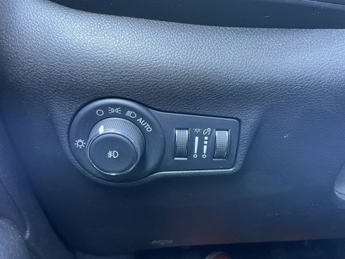 Used 2022 Jeep Compass Trailhawk w/ Trailhawk Convenience Group image 43