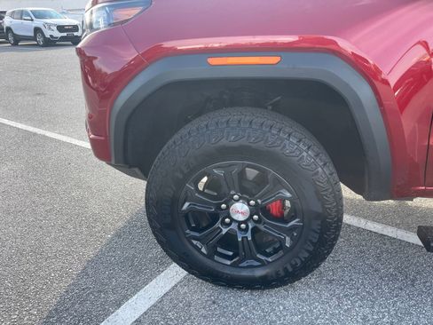 Used 2024 GMC Canyon Elevation w/ Convenience Package image 9