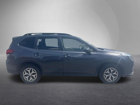 Used 2022 Subaru Forester Premium AWD/4WD image 11