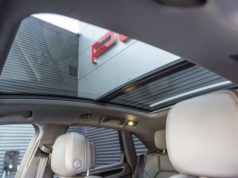Certified 2024 Porsche Macan AWD/4WD image 15