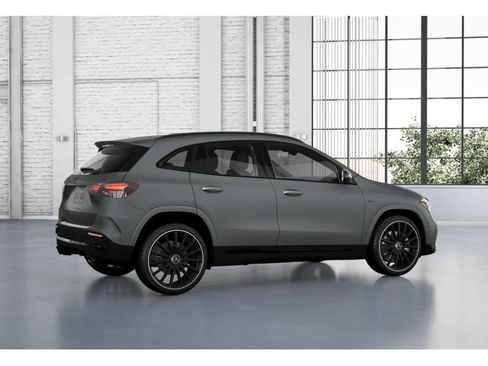 New 2026 Mercedes-Benz GLA 35 AMG 4MATIC image 18