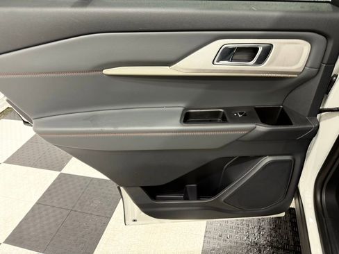 New 2026 Ford Explorer Active image 18