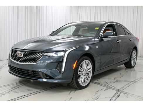 Used 2025 Cadillac CT4 Premium Luxury image 4