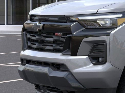 New 2026 Chevrolet Colorado Z71 w/ Midnight Edition AWD/4WD image 13