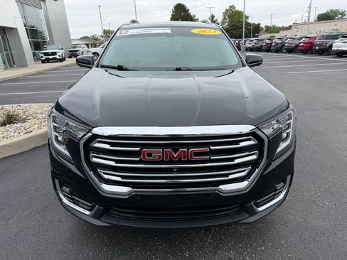 Used 2023 GMC Terrain SLT w/ Tech Package AWD/4WD image 3