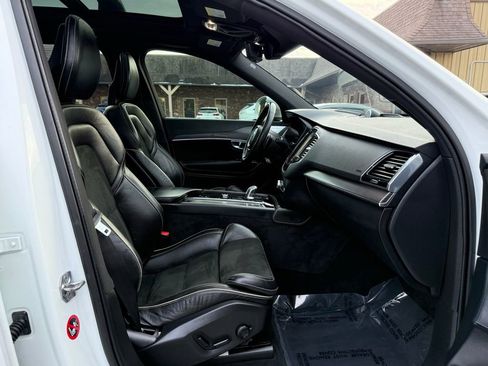 Used 2017 Volvo XC90 T8 R-Design w/ Vision Package image 27