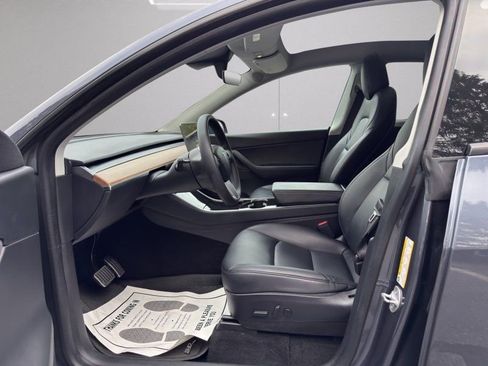 Used 2020 Tesla Model Y Long Range image 9