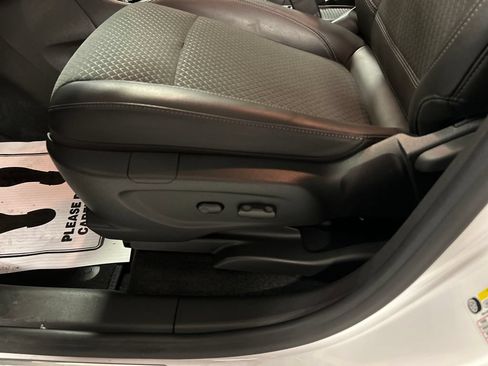 Used 2022 Buick Encore Preferred w/ Safety Package AWD/4WD image 13