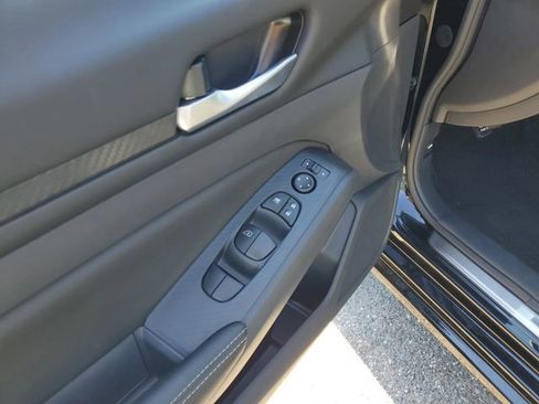 New 2025 Nissan Altima 2.5 SV image 6