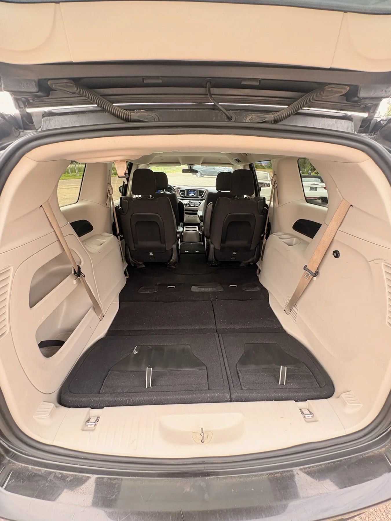 Used 2020 Chrysler Voyager LX w/ Cold Weather Group FWD image 34