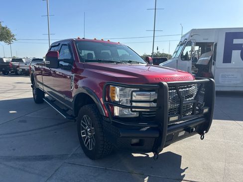 Used 2017 Ford F350 Lariat w/ Lariat Value Package AWD/4WD image 4