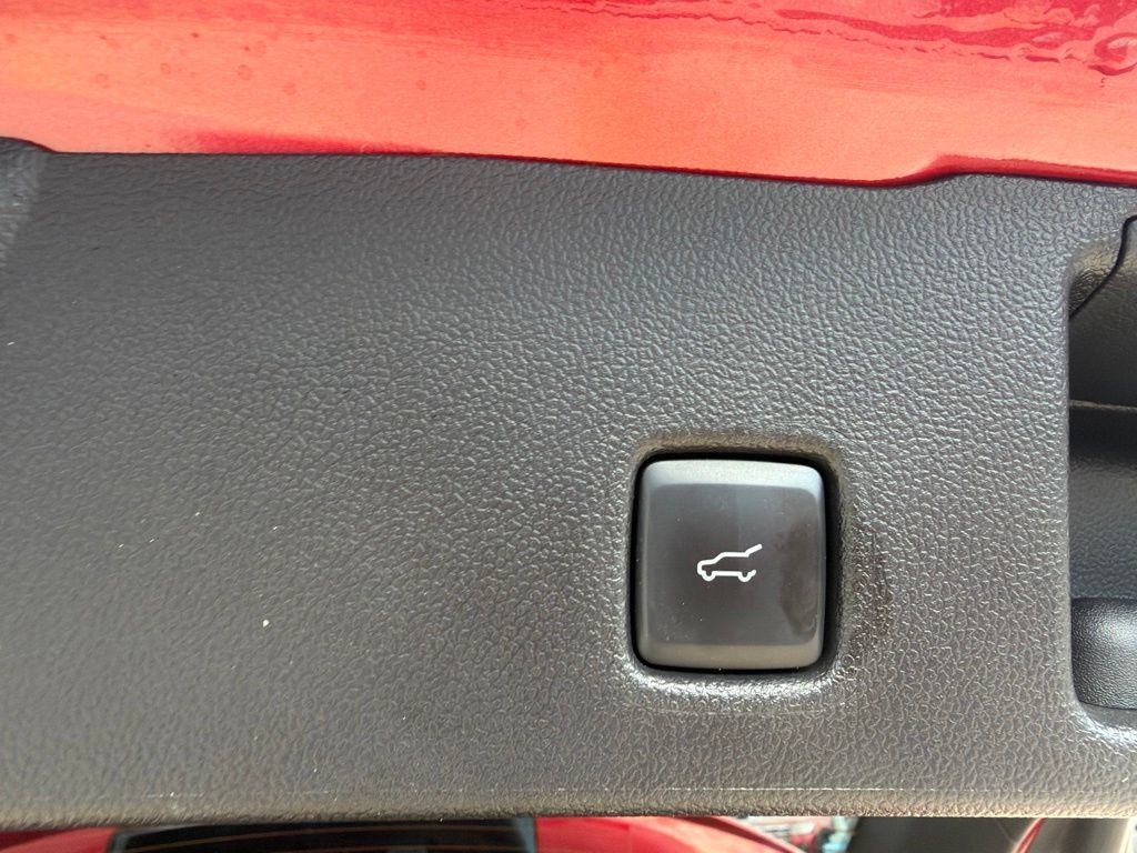 Used 2025 Ford Escape ST-Line Select AWD/4WD image 34