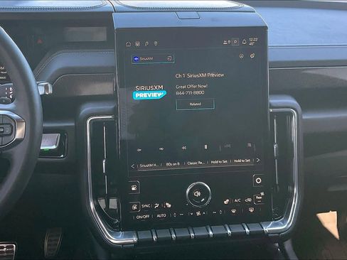 Certified 2025 GMC Yukon Elevation w/ Technology Package image 6