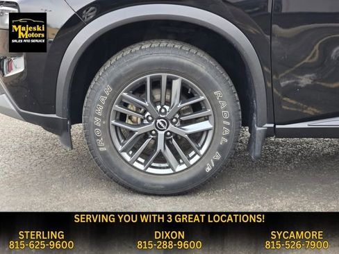 Used 2023 Nissan Rogue S image 16