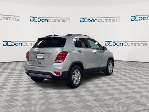 Used 2018 Chevrolet Trax LT w/ LT Convenience Package FWD image 8