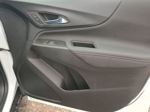 Used 2022 Chevrolet Equinox RS w/ Infotainment Package image 22