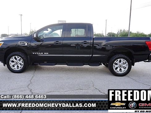 Used 2024 Nissan Titan SV w/ SV Convenience Package image 4