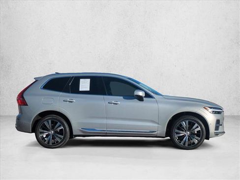Used 2022 Volvo XC60 B5 Inscription w/ Advanced Package image 4