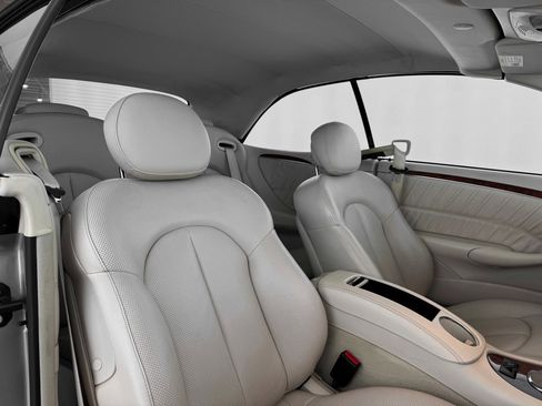 Used 2007 Mercedes-Benz CLK 550 Cabriolet image 27