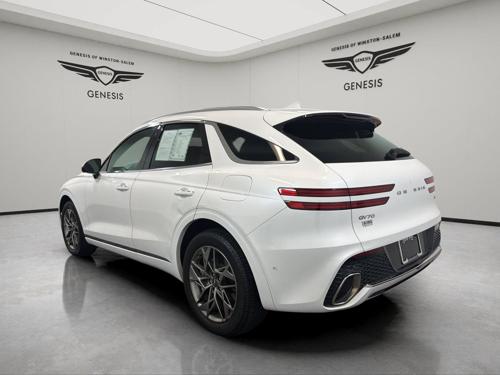 Used 2023 Genesis GV70 2.5T w/ Advanced Package AWD/4WD image 3