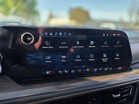 Used 2025 Chevrolet Suburban Premier image 29