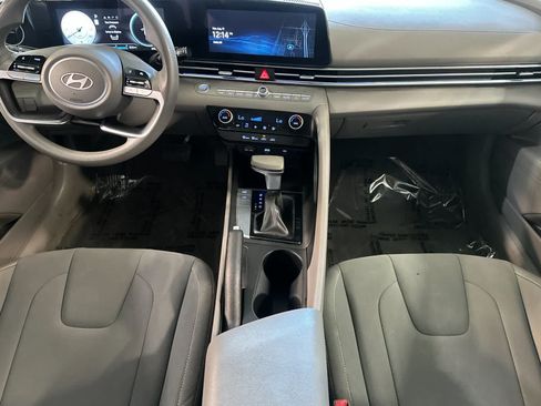 Used 2024 Hyundai Elantra SEL FWD image 4