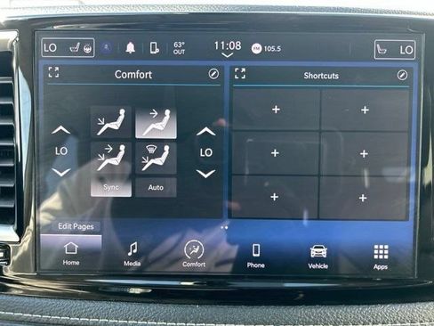 Used 2023 Chrysler Pacifica Touring-L FWD image 21