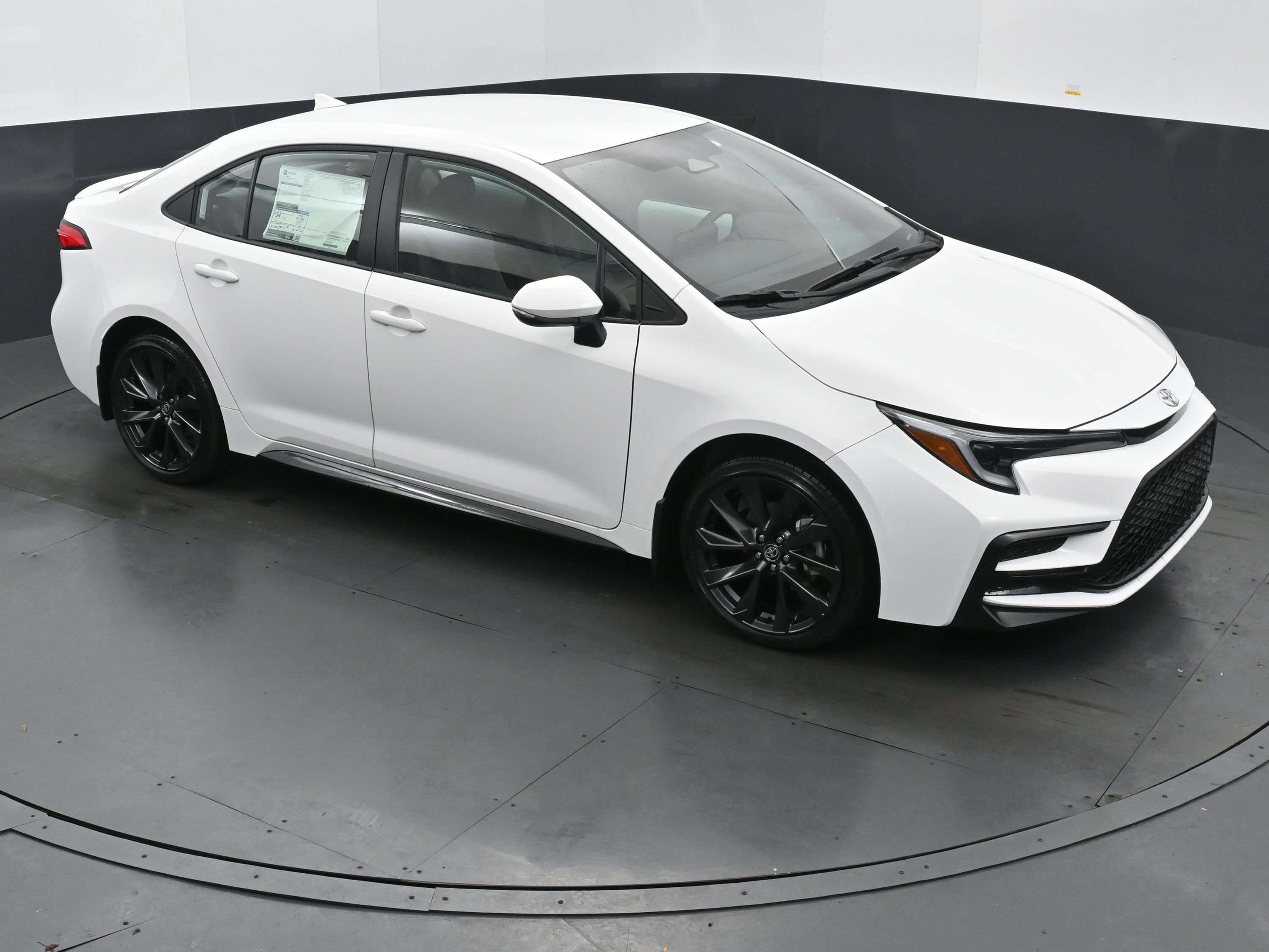 Used 2026 Toyota Corolla SE FWD image 34