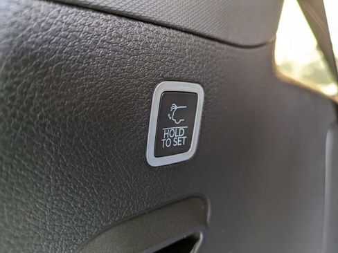 Used 2024 Jeep Grand Wagoneer Series III image 32