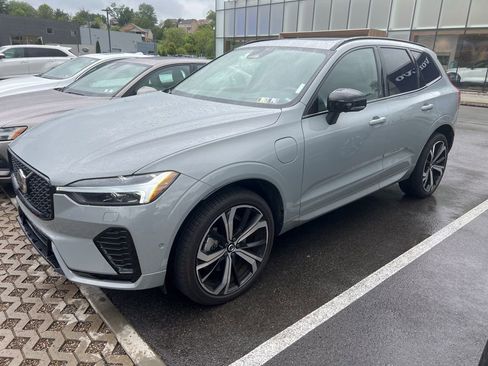 Used 2024 Volvo XC60 T8 Ultimate w/ Climate Package AWD/4WD image 4