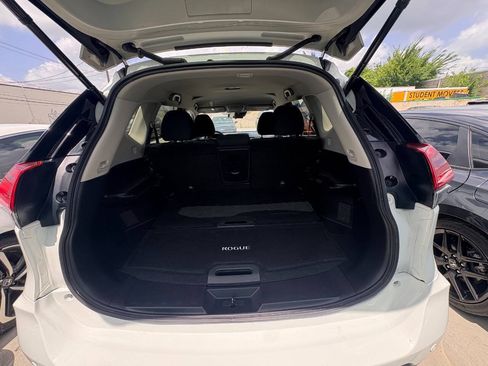 Used 2020 Nissan Rogue SV AWD/4WD image 13