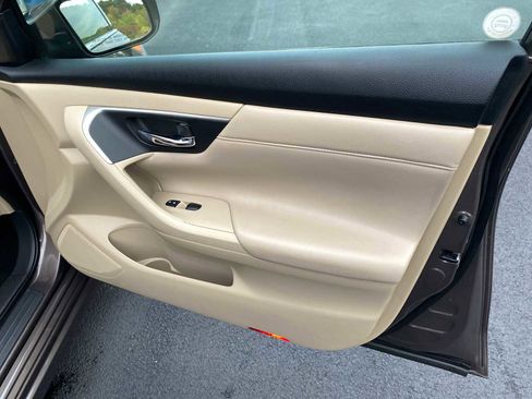 Used 2015 Nissan Altima 2.5 SV image 30
