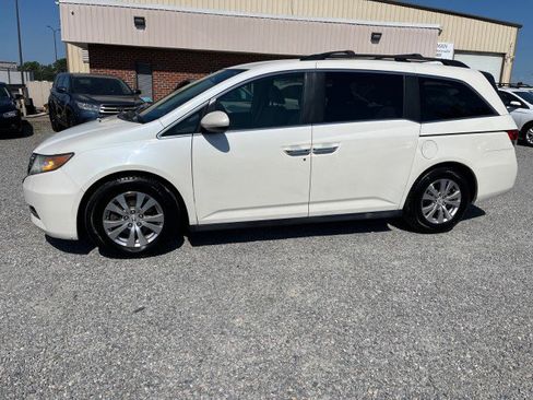 Used 2016 Honda Odyssey SE image 1