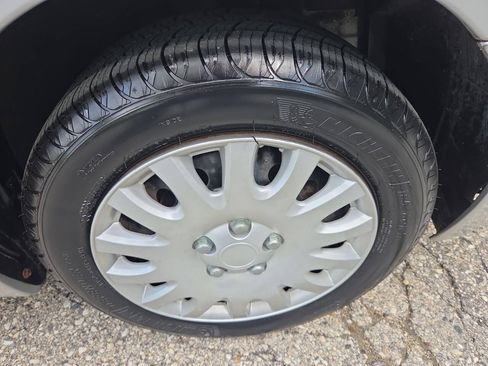 Used 2006 Scion xA FWD image 18