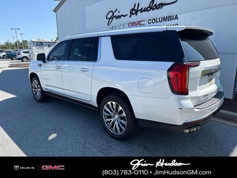 Used 2023 GMC Yukon XL Denali AWD/4WD image 2