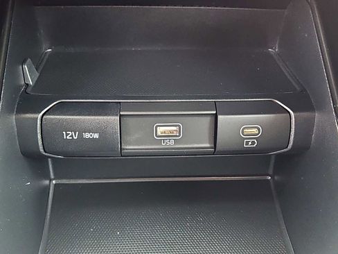 Used 2024 Kia Telluride LX AWD/4WD image 16