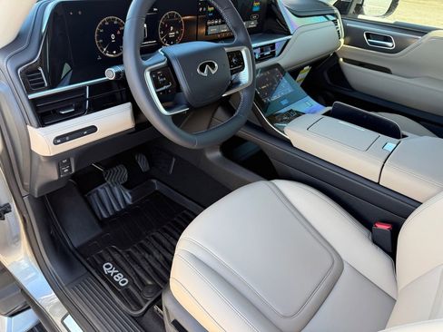 New 2026 INFINITI QX80 Pure image 11