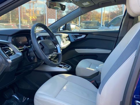 Used 2025 Audi Q4 e-tron Premium Plus image 13