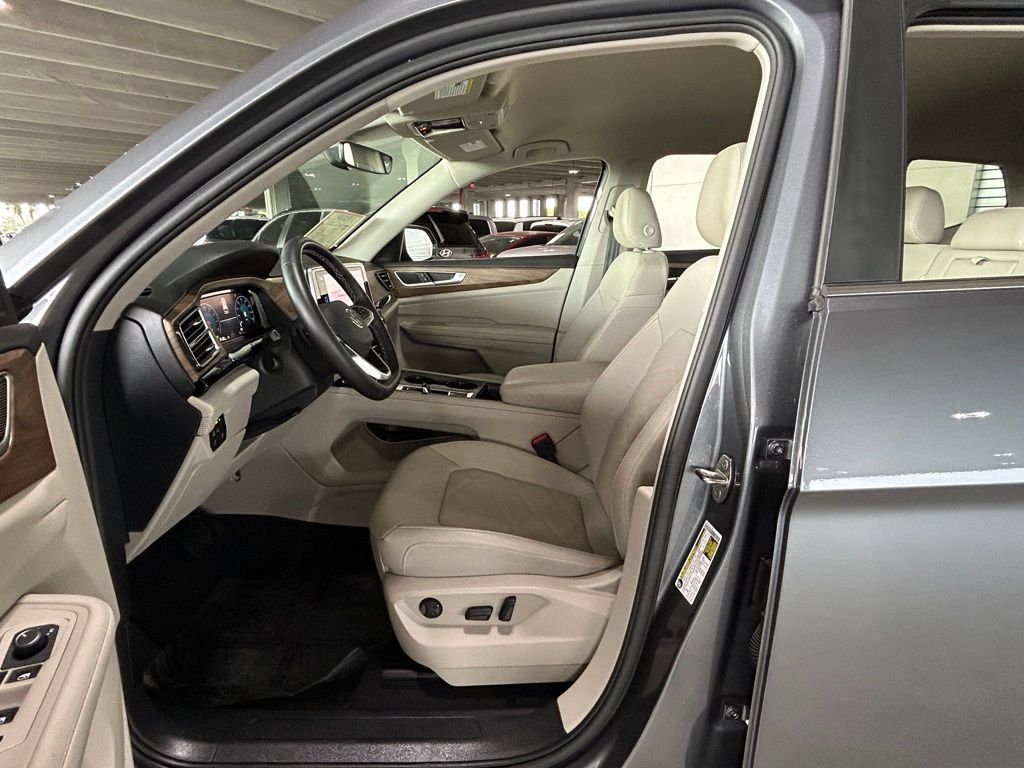 Used 2024 Volkswagen Atlas SE FWD image 15