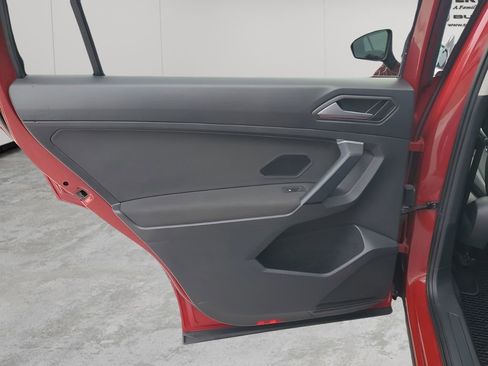 Used 2019 Volkswagen Tiguan S image 17