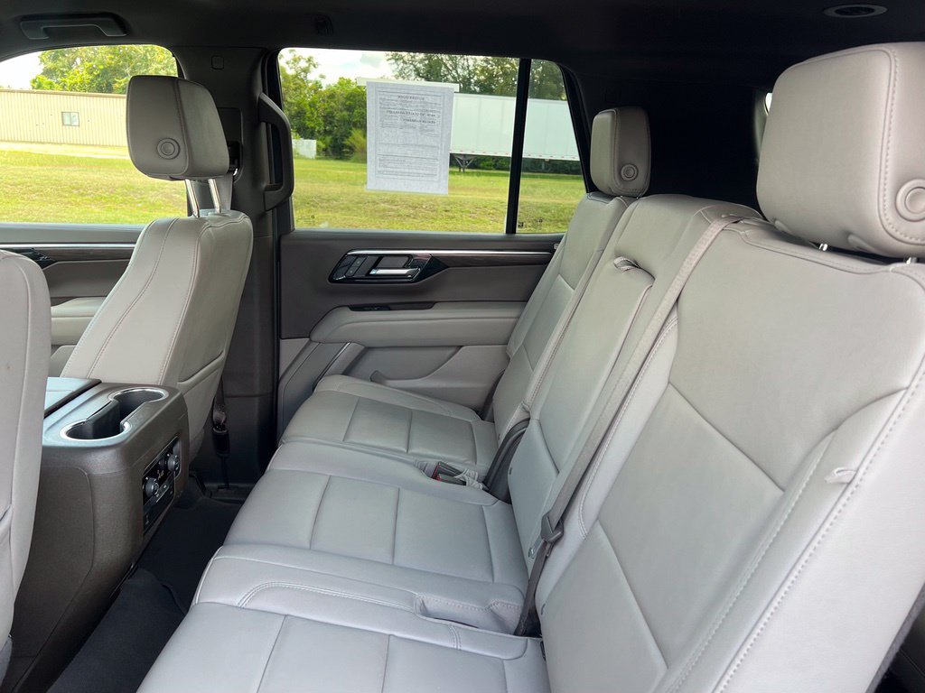 Used 2025 Chevrolet Tahoe LT RWD image 8