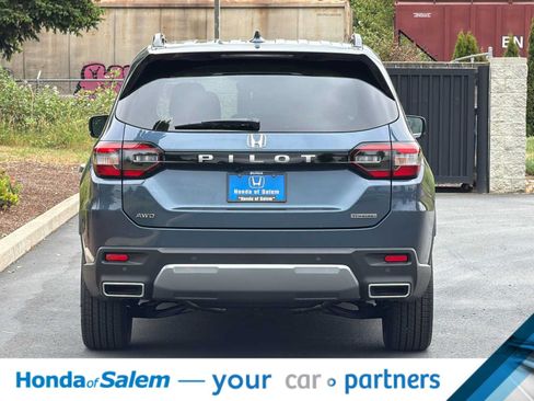 New 2026 Honda Pilot Touring image 7