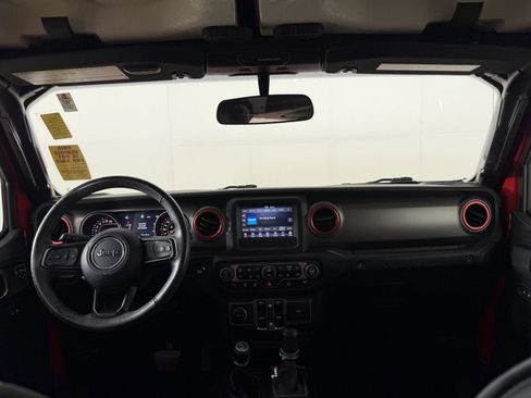 Used 2018 Jeep Wrangler Unlimited Sport S AWD/4WD image 3