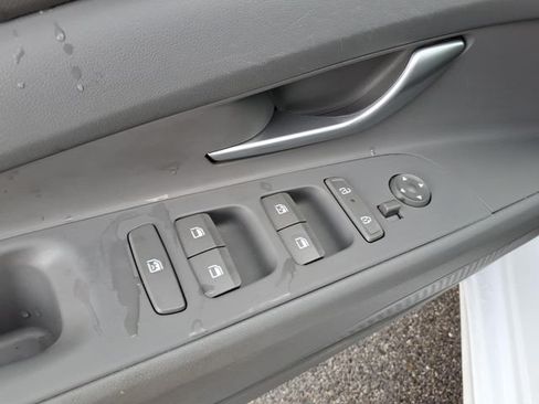 Used 2025 Hyundai Elantra Hybrid FWD image 18