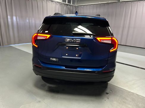 Used 2022 GMC Terrain SLT w/ Elevation Edition FWD image 6