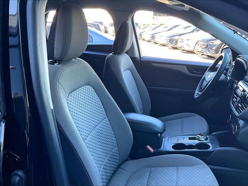 Used 2022 Ford Escape SE w/ SE Sport Appearance Package image 8